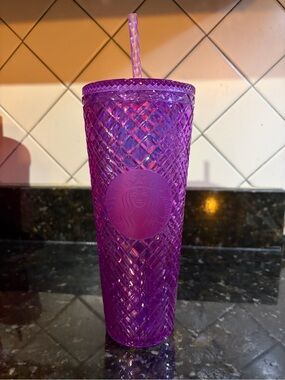 Starbucks Purple Faceted Reusable Cold Cup with Straw LIMITED EDITION